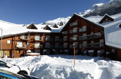Les Contamines-Montjoie Apartment | 2-Star Studio for 4 in Les Hameaux du Lay, 200m from Ski Lifts