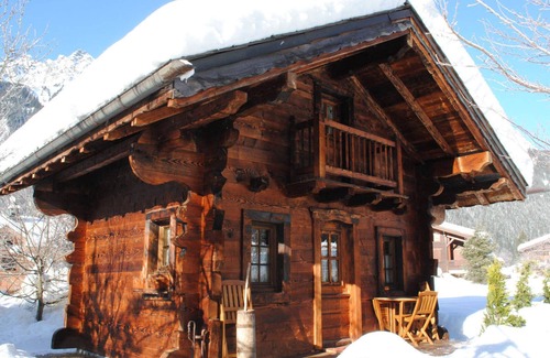 Les Praz-de-Chamonix Ski Chalet | 2-star mazot with garden, parking and wifi - Chamonix