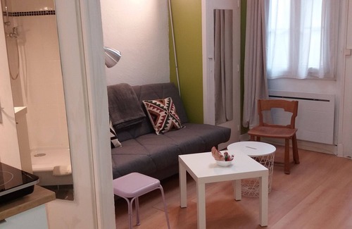 Centre Ville Apartment | 2 steps from the Château - Nice studio