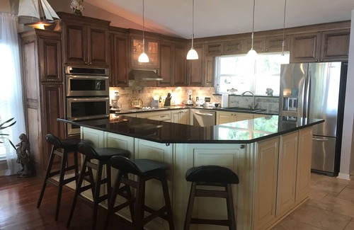 Leisure Land House | 2 Steps SE of Dallas Waterfront 4 Bedroom 2 Bath Sleeps 12 2400 sq ft