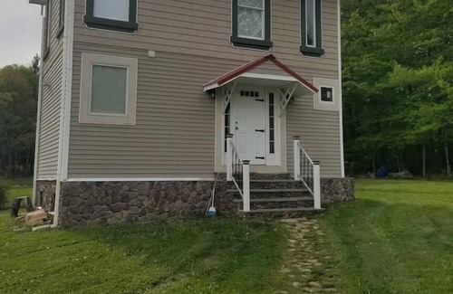 Long Eddy House | 2 Story Loft House With Massage Chair