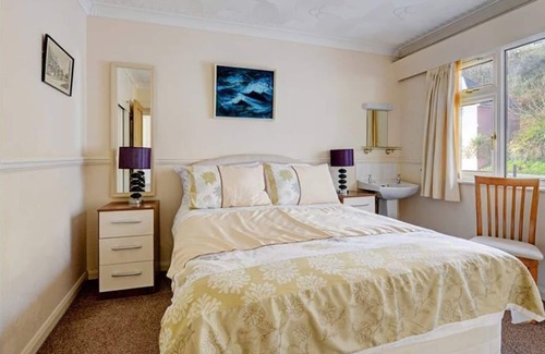 Wiseman's Bridge Apartment | 2 Strandways in Saundersfoot