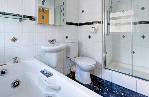 Wiseman's Bridge Apartment | 2 Strandways in Saundersfoot