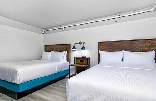 Downtown San Francisco Hotel | 2 Stylish Units with Heated Rooftop Pools, Walk to SF Attractions