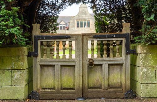Worksop House | 2 The Winnings - Stunning Cottage on a Country Estate