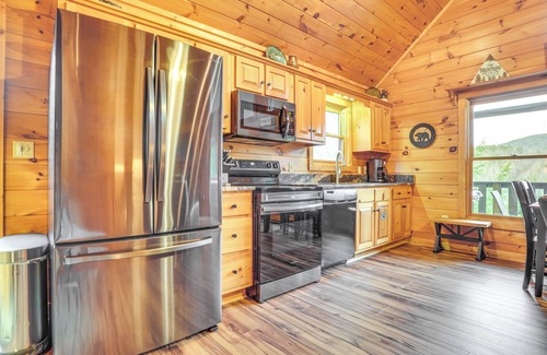 Gatlinburg - Pigeon Forge Cabin | 2-Tier Deck & Hot Tub: Quiet Sevierville Cabin