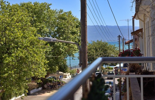 Petalidi House | 2' to the beach, Aμvrosia Petalidi Square, free wifi, smart tv and sea view