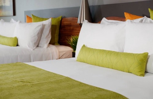 Circleville Hotel | 2 Two Bedrooms with 2 Queens and 1 King at The Kartrite Resort!