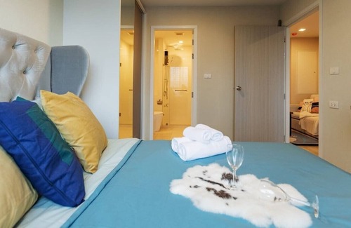 Khlong Toei Condo | 2 Units Apartment for 6PPL / Bangkok University near bts Ekkamai Station