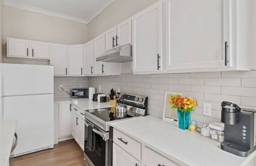 Herron Morton House | 2 Units Combined| 5BR| 2 Living Rooms | 2 Kitchens