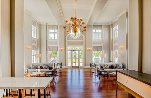 Manchester House | 2 Units Mountain Retreat w/Golf, Spa, Heated Pool | Hiking & Minutes to Bromley