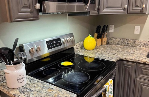 Huntsville House | 2 Units - Near Dwtn & Arsenal - American Oasis