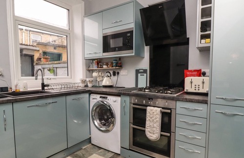 Barnoldswick House | 2 UNITY STREET, pet friendly, with open fire in Barnoldswick