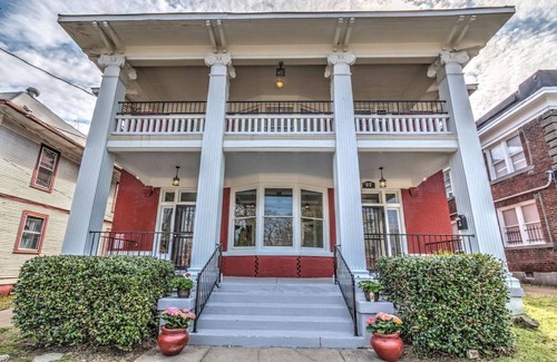 Central Midtown Apartment | #2 · Unwind and Relax in a Historic Midtown property