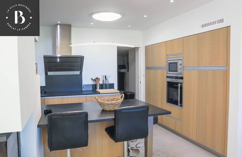 Sarlat-la-Caneda Villa | 2 Villas - heated pools - 17/20 pers. - 500m from town center