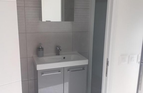 Peyrolles-en-Provence House | 2 Voyageurs - 1 Lit - Proche de toutes commodités