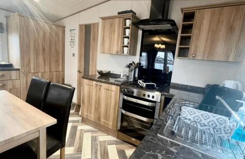 Tattershall House | 2 Waterski