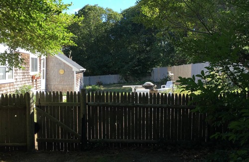 South Harwich House | 2-wing home for large/multi-generation family/friends, cul de sac, beach ~ 1 mi.