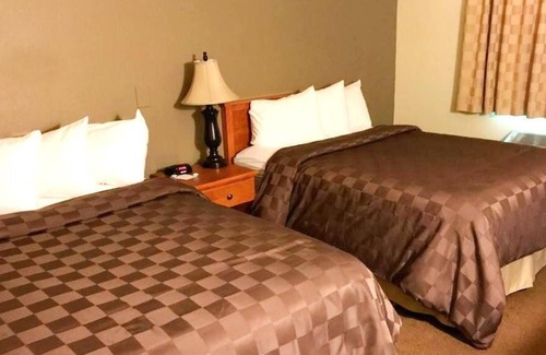 Kellogg House | 2 x 2 Double Beds Accommodations at FairBridge Inn & Suites Kellogg