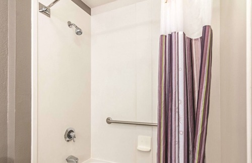 Orlando Hotel | 2 x 2 Double Beds at La Quinta Inn & Suites by Wyndham Orlando UCF