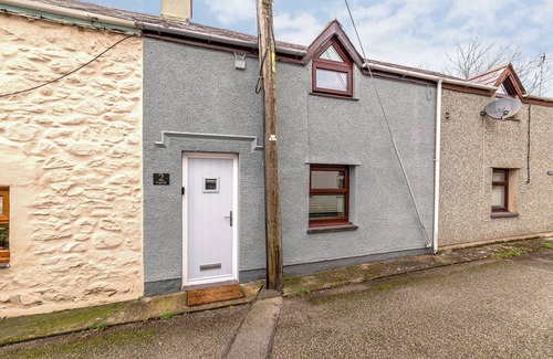 Bangor Cottage | 2 YSGOLDY, family friendly, country holiday cottage in Bethesda