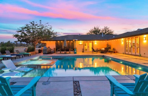 Joshua Tree House | 20 Acre Joshua Tree Pool/Spa Home, Sleeps 14 Game Room/Bball Court
