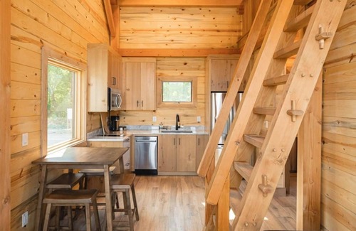 Laura House | #20 Bluegill Cove