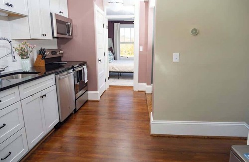 Roanoke House | 20-guest Historic Home Near Downtown|Walkable|Food