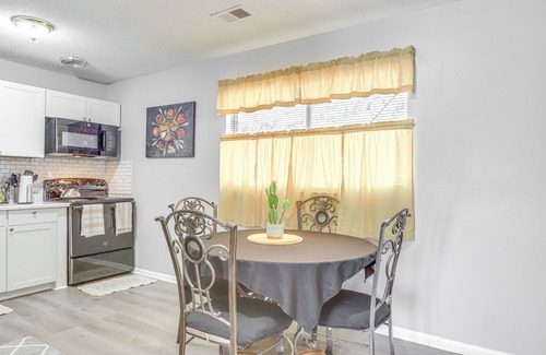 Jonesboro House | 20 Mi to Atlanta: Family Home w/Private Yard