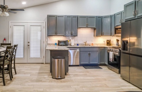 Biggs Field House | 20 Mi to Dtwn El Paso: Pet-Friendly Retreat!
