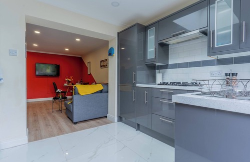 Yeading House | 20 min drive to LHR Cozy 1 bed home in Hayes|Free parking