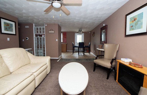 Acton House | 20 min. to Lucas Oil Stadium! Cozy 4 bdrs residence with 2 full baths & deckn