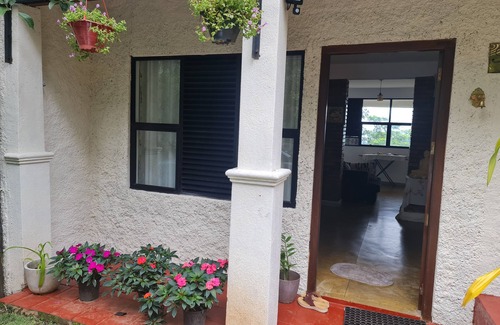 Kandy House | 20 min walk to Kandy city from this breezy, quite property with a parking.