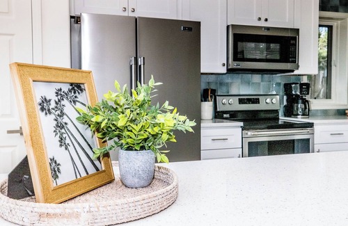 Graford House | 20 minutes from Rocker B! Luxury Waterfront PK Home on the Peninsula!