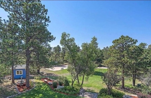 Larkspur House | 20 Minutes from the Air Force Academy! Come stay at a Colorado Ranch!