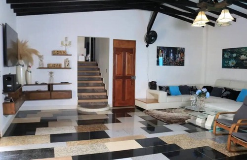 Copacabana Other | 20 minutes from the city! Family-sized Farmhouse with pool & sauna!