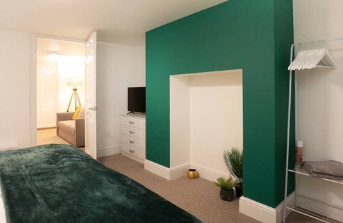 Lincoln Apartment | 20% Monthly Discount - Near Hospital
