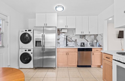 Tustin House | 20% OFF Brand New Furnished 2BR w Private Garage