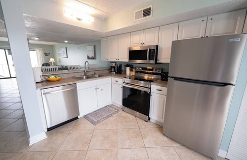 St. George Island Condo | 20% OFF FALL! Remodeled bathrooms! BEACHFRONT condo, Community Pool