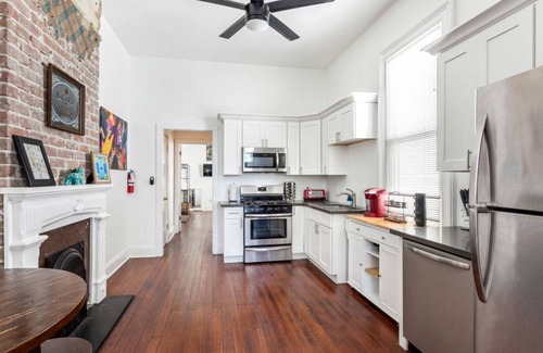 Freret Condo | 20% OFF Monthly | 10% OFF Weekly- Private 2BR in Uptown by Hosteeva
