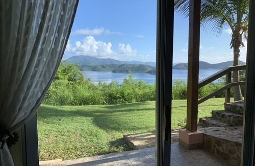 Estate Calabash Boom Cottage | 20% Off Oct 19-Nov 22! Here Comes the Sun