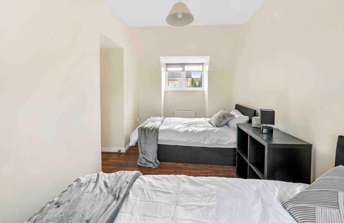 Greenwich House | 20 Percent Off Monthly Stay Business relocations-6bed