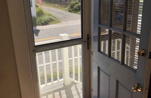 Wells Beach Apartment | 20 SECONDS TO WELLS BEACH-RIGHT ACROSS THE STREETSUPERB REVIEWS. 10/9-10/13 OPEN