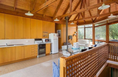Silverleaves House | 20 Shearwater Drive, Silverleaves - set in peaceful surroundings