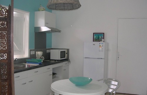 St Gilles-les-Bains House | 200 m from the lagoon, pretty F2/3 with outdoor space in a quiet area