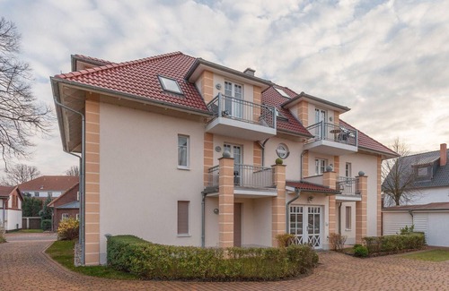 Alt Gaarz Apartment | 200 Meter zum Strand - Strandläufer Villa Rosita, Rerik + Garten