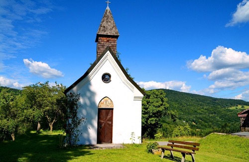 Grattersdorf Apartment | 200 sqm country house with sauna and garden for up to 8 people