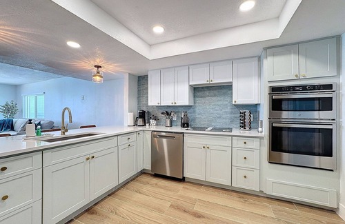 Indian Shores Condo | 20002 Gulf Blvd, Penthouse 5