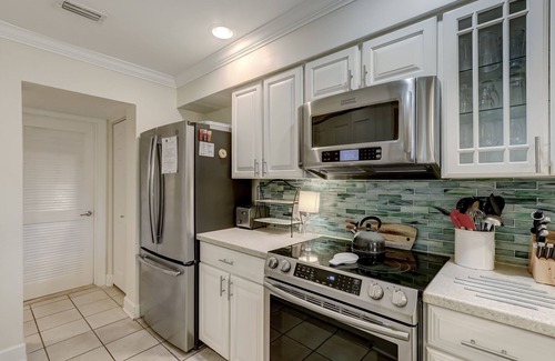 Fernandina Beach House | 2006 Beachwood - 3 Bedroom, Near the Omni, Steps to the Beach