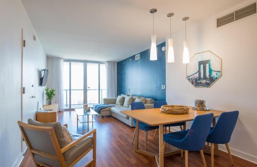 Hallandale Beach House | 2009A Stylish 1BR 1BTH w Water Views, Modern Kitchen, Balcony, Pool - 20th floor